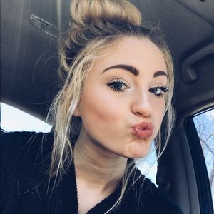 Meet your Posher, Olivia